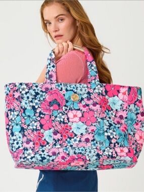 Lilly Pulitzer Jumbo Tote ‘In All Her Glory’